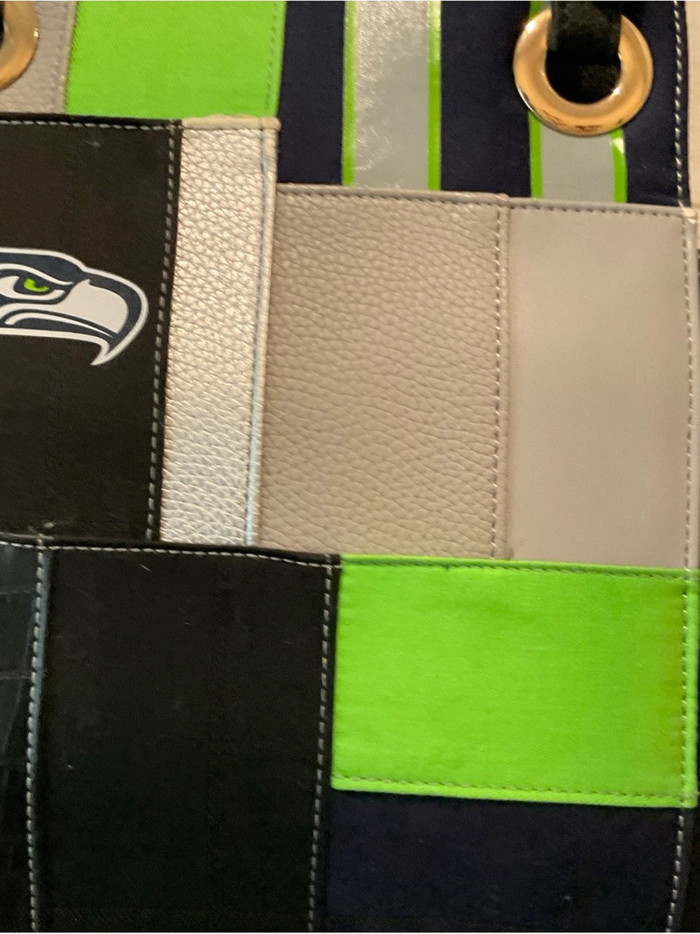 Bradford Exchange "For The Love Of The Game" Seattle Seahawks Tote Bag Purse - Picture 3 of 14